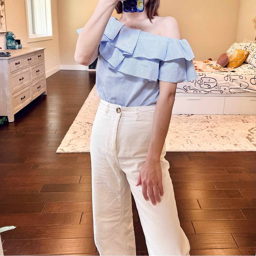 Elfin Off Shoulder Top